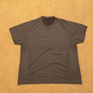 Lululemon t shirt